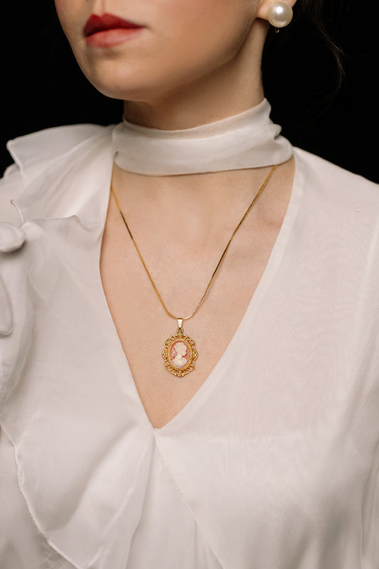 How to Choose the Perfect Pendant Necklace for Your Style