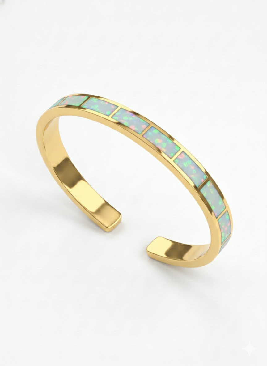 Gold bracelet with opal stones